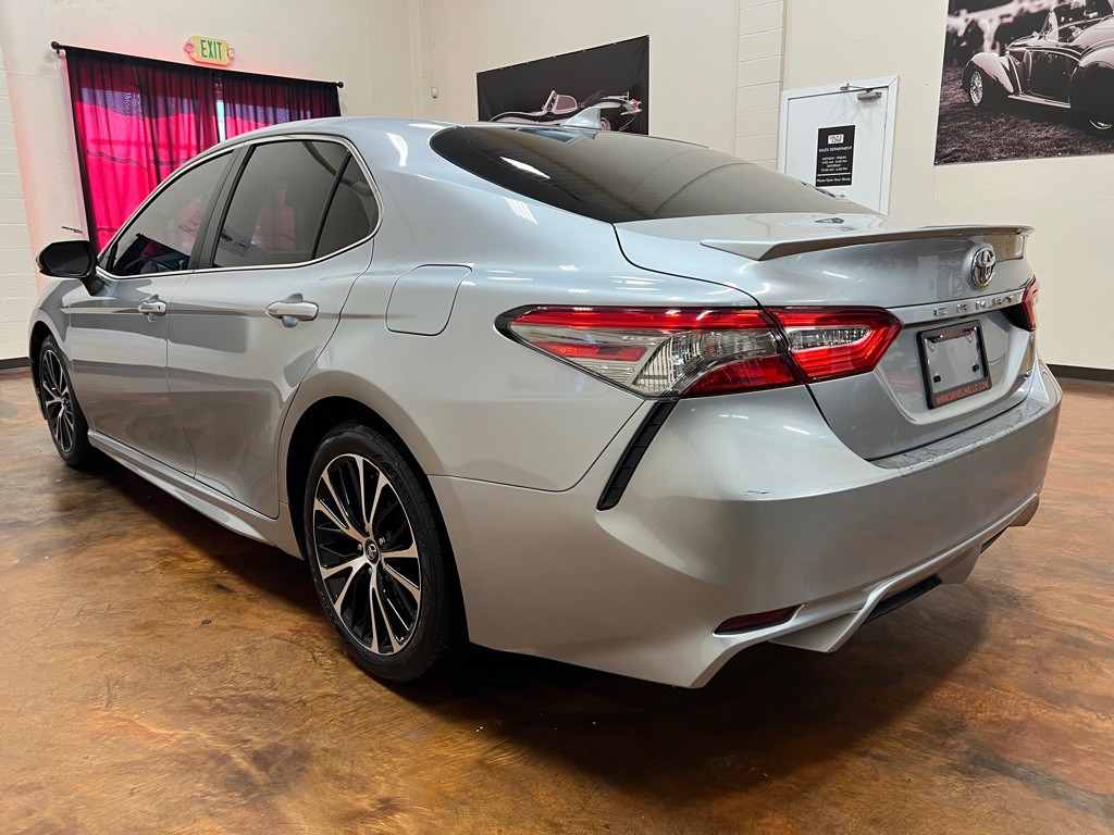 2019 Toyota Camry Image 7