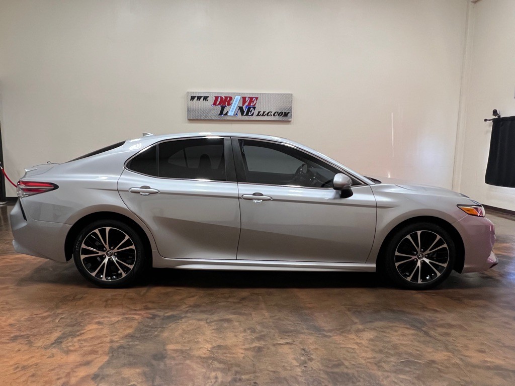 2019 Toyota Camry Image 10