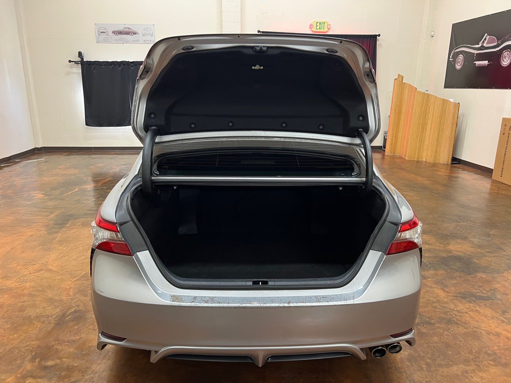 2019 Toyota Camry Image 14