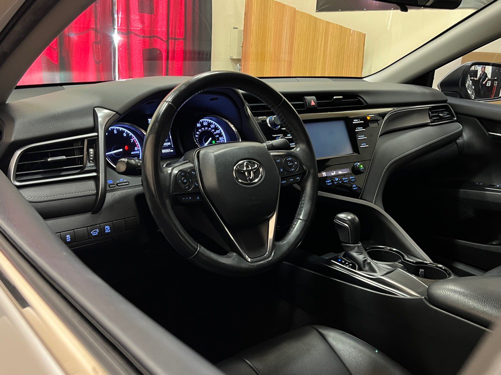 2019 Toyota Camry Image 15