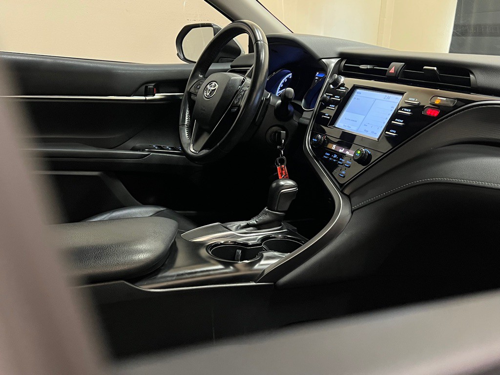 2019 Toyota Camry Image 17