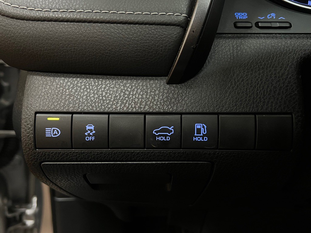 2019 Toyota Camry Image 19