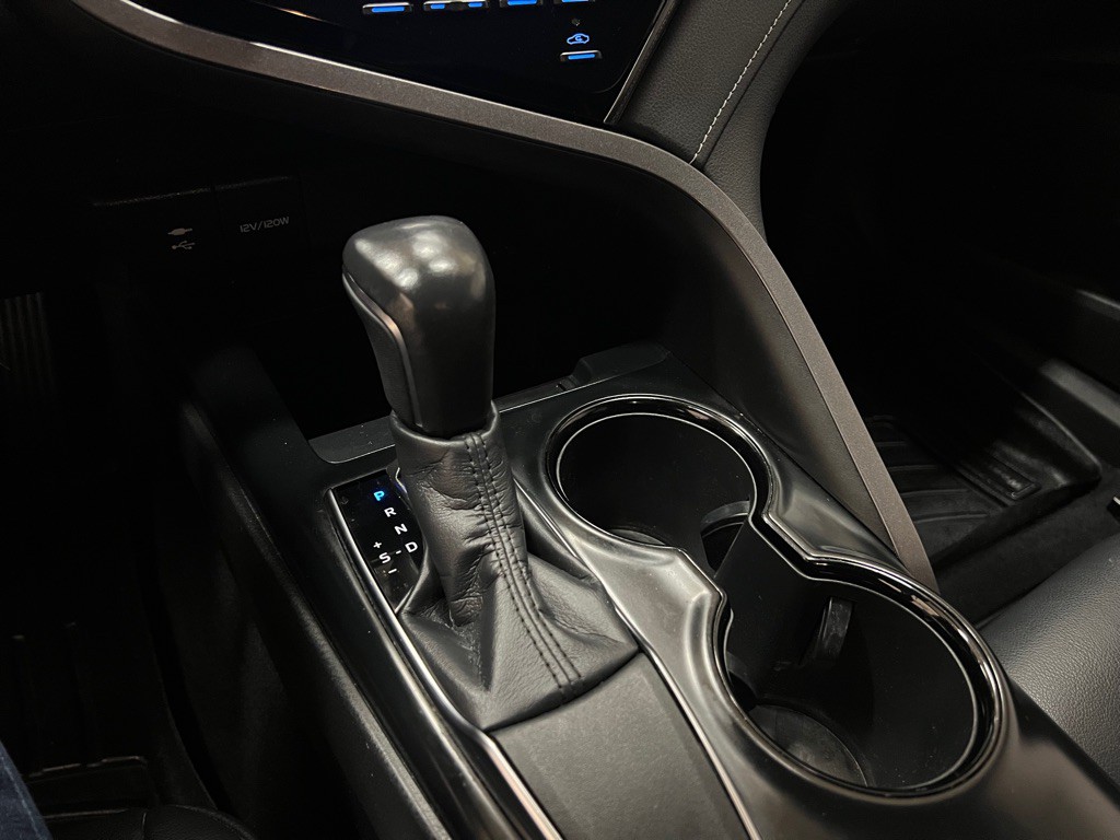 2019 Toyota Camry Image 25