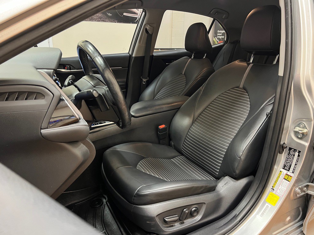 2019 Toyota Camry Image 27