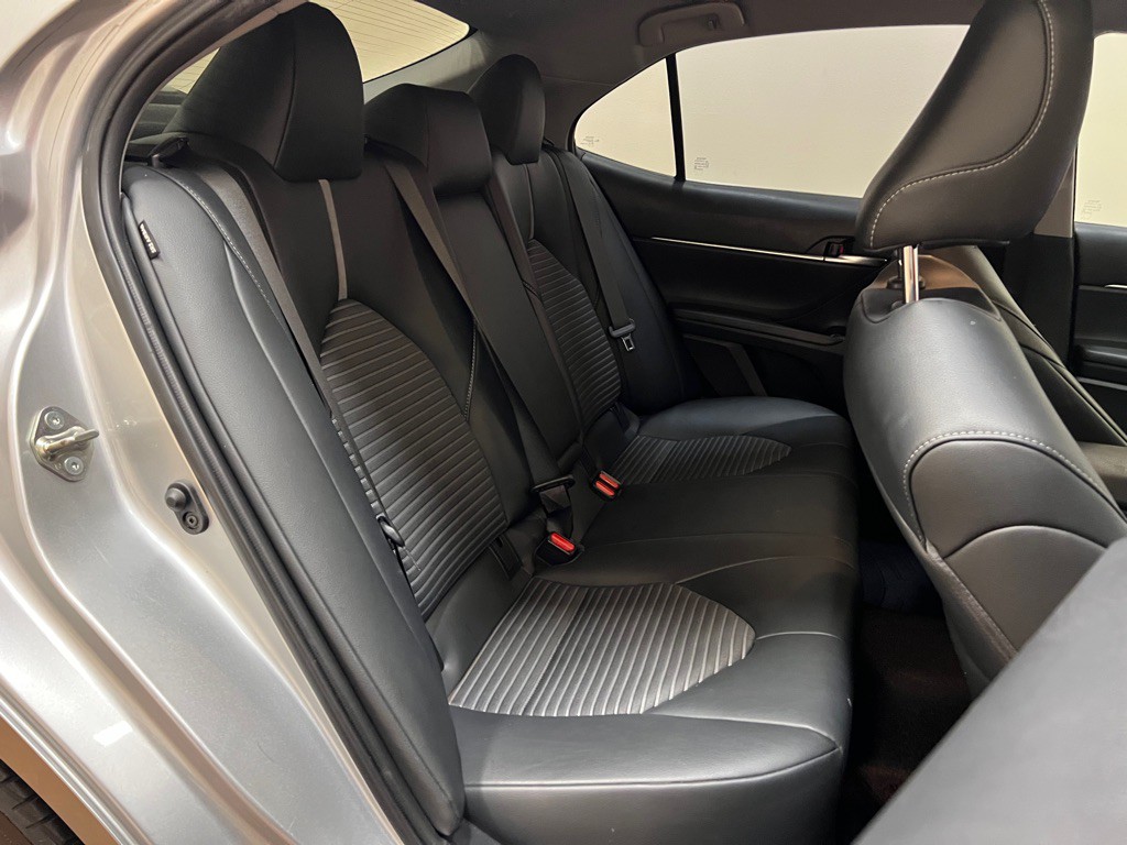 2019 Toyota Camry Image 30