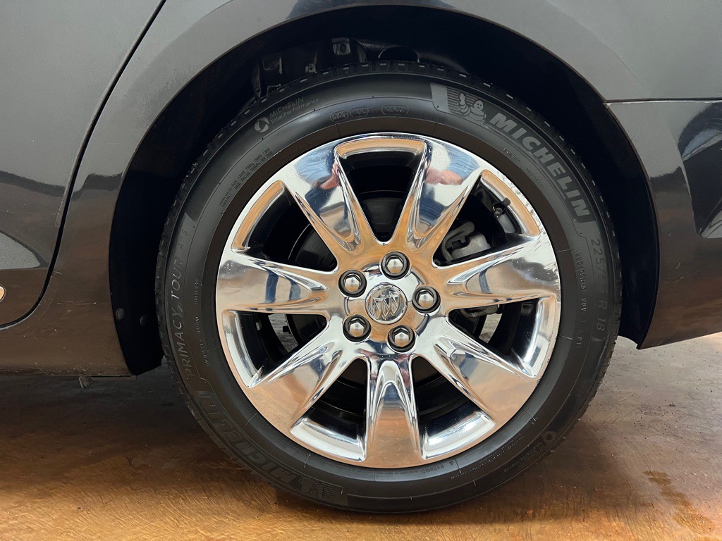 2012 Buick Lacrosse Image 11