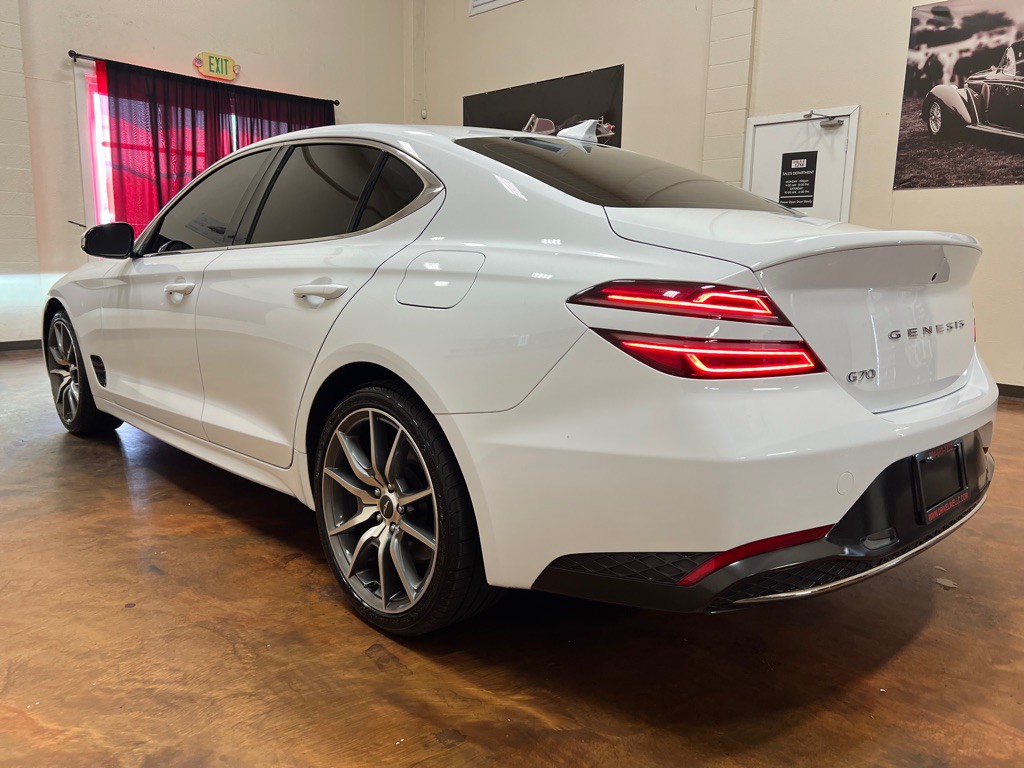 2023 Genesis G70 Image 7
