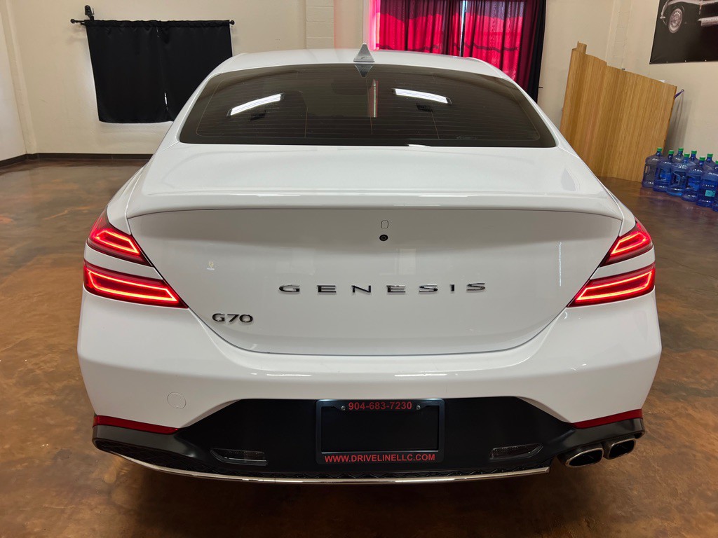 2023 Genesis G70 Image 8