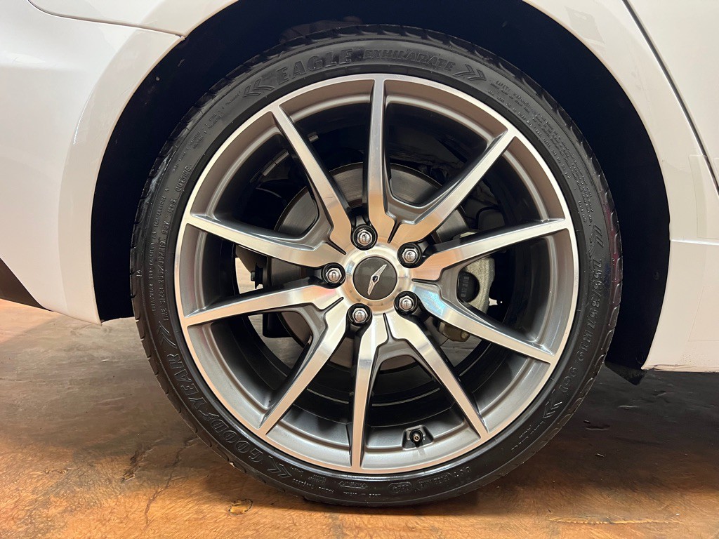 2023 Genesis G70 Image 12