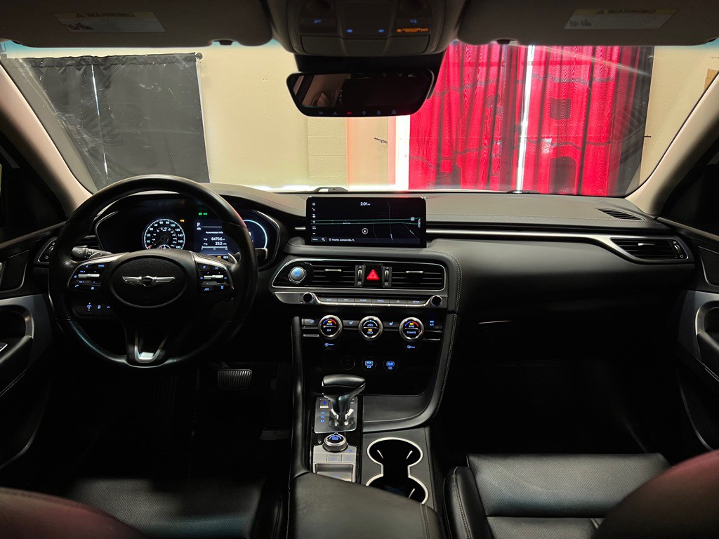2023 Genesis G70 Image 17