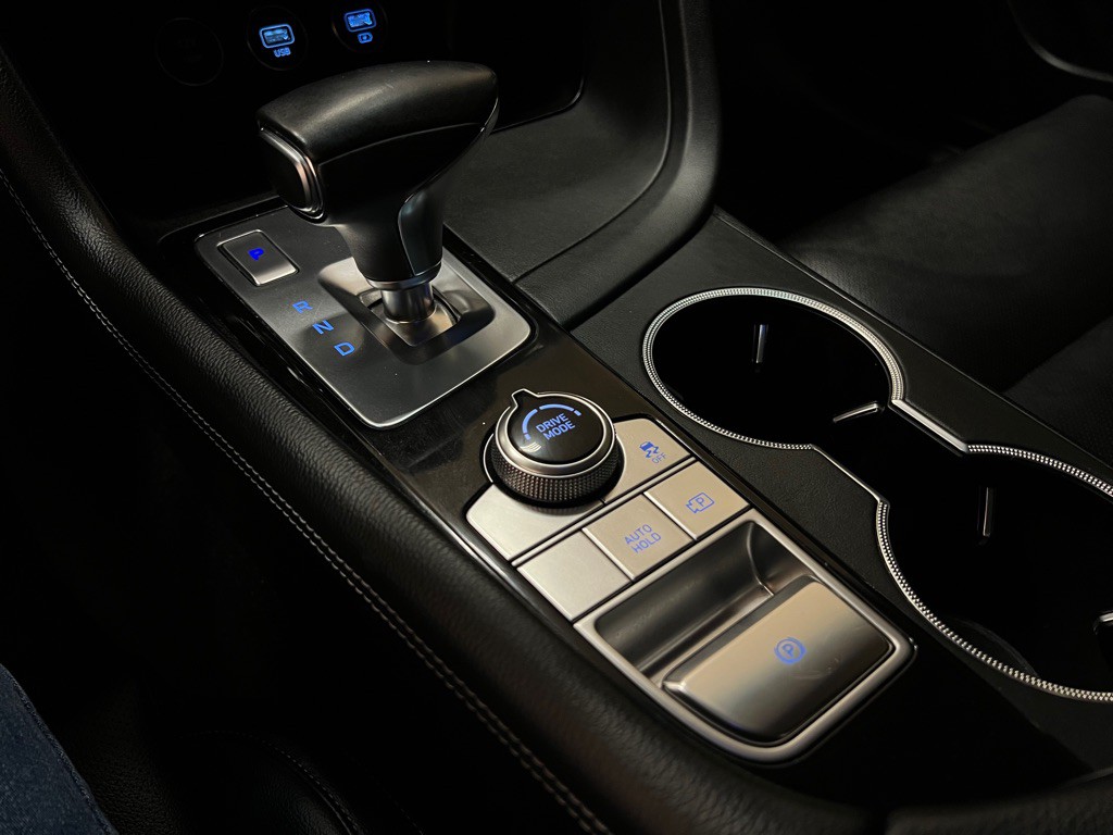 2023 Genesis G70 Image 26