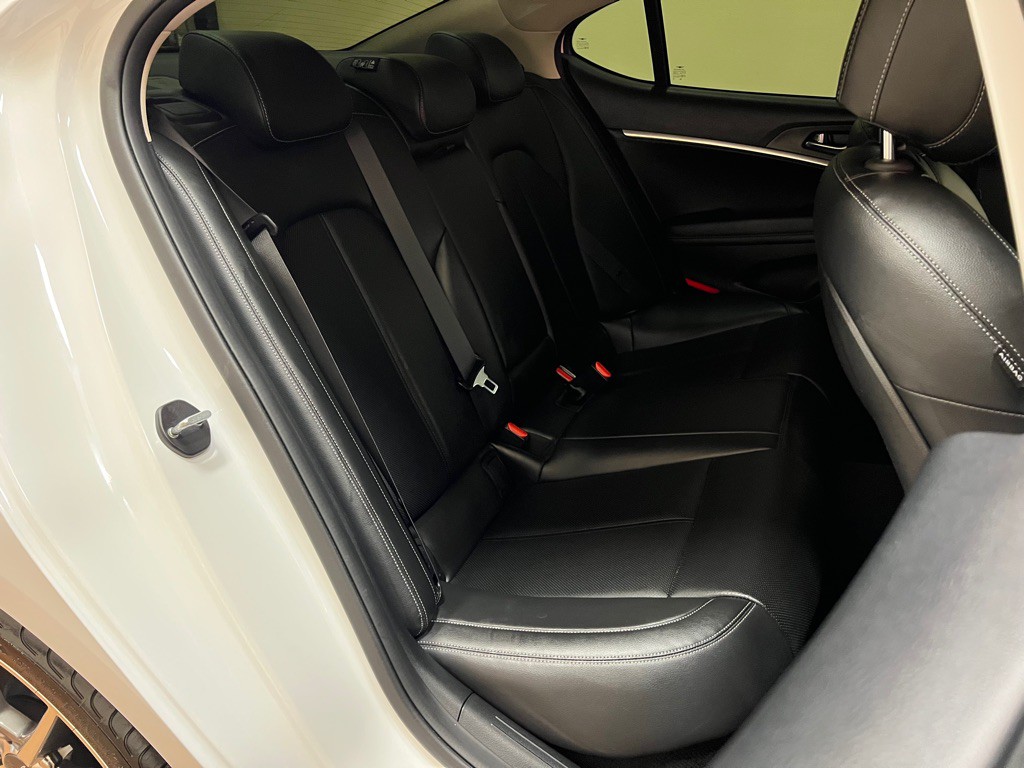 2023 Genesis G70 Image 32