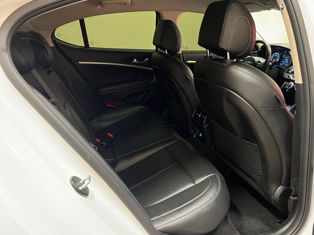 2023 Genesis G70 Image 33