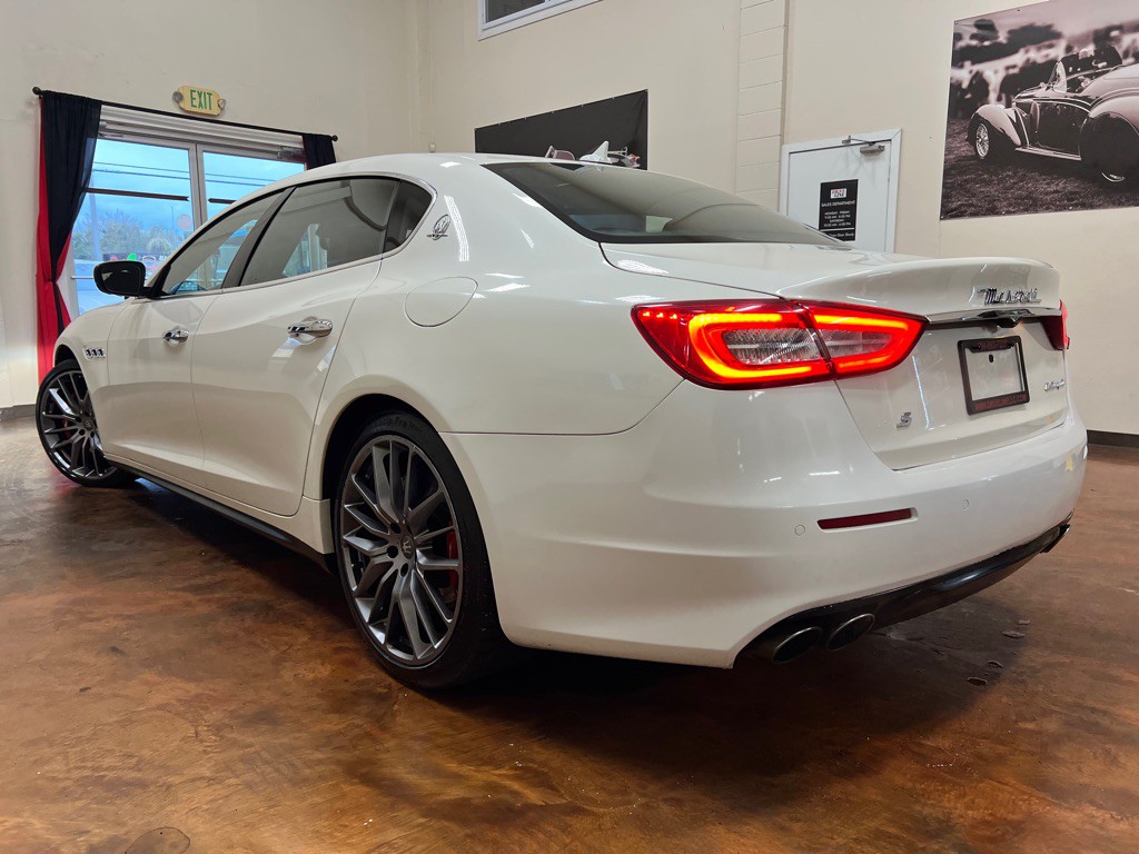 2017 Maserati Quattroporte Image 2