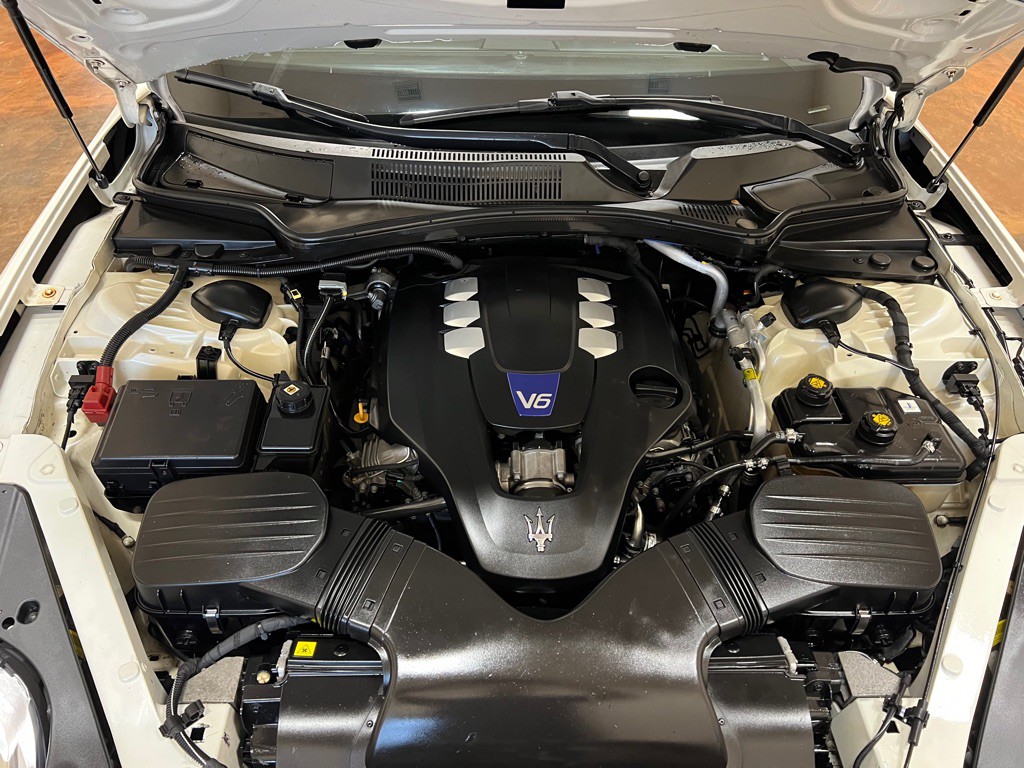 2017 Maserati Quattroporte Image 14