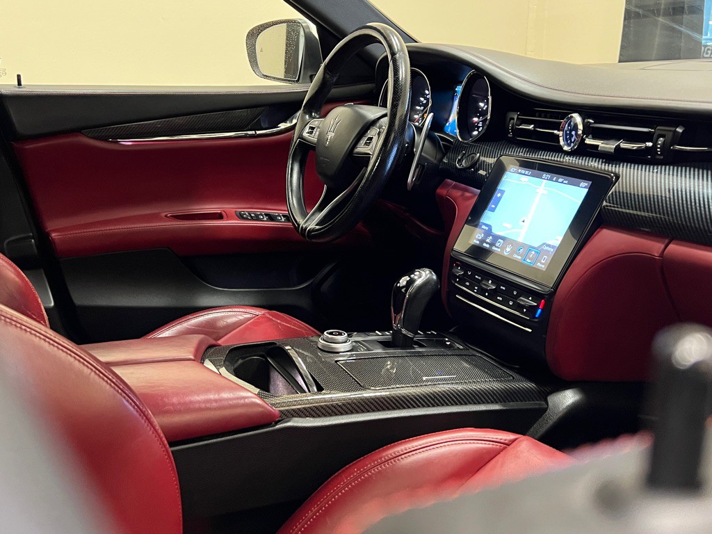 2017 Maserati Quattroporte Image 17