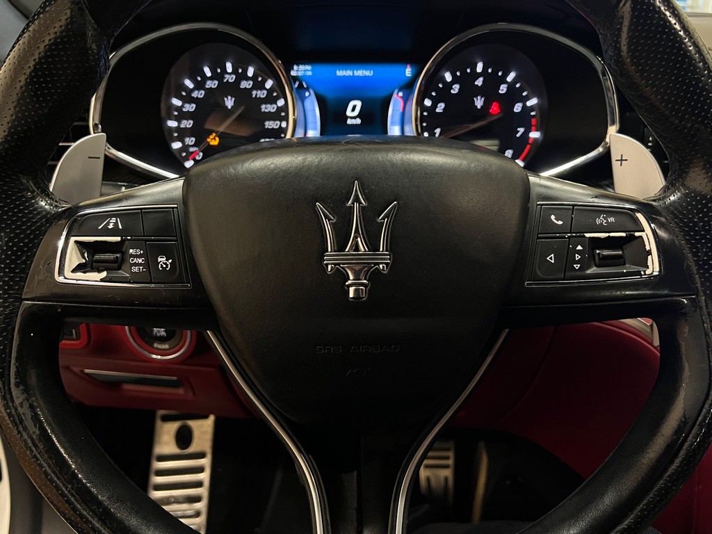 2017 Maserati Quattroporte Image 21