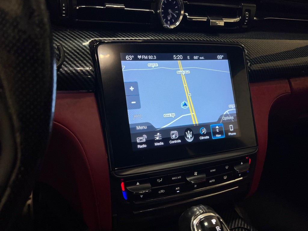 2017 Maserati Quattroporte Image 22