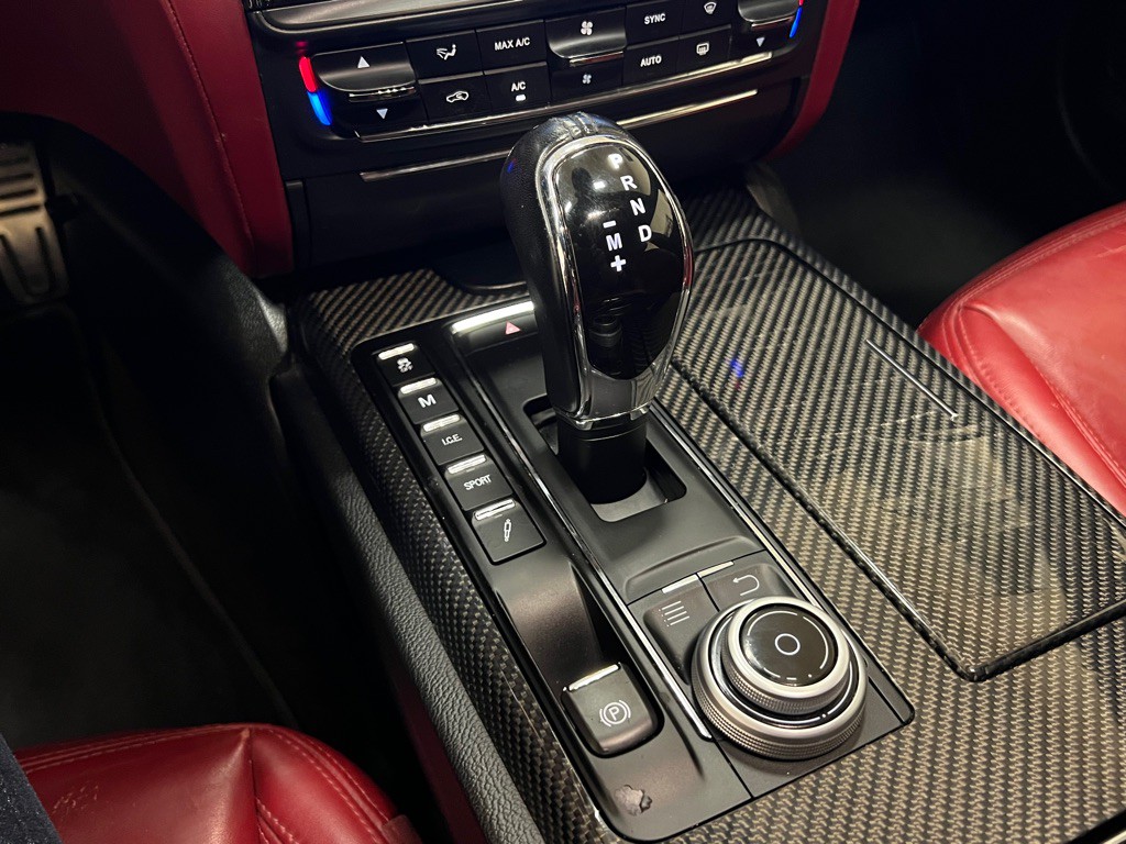 2017 Maserati Quattroporte Image 24