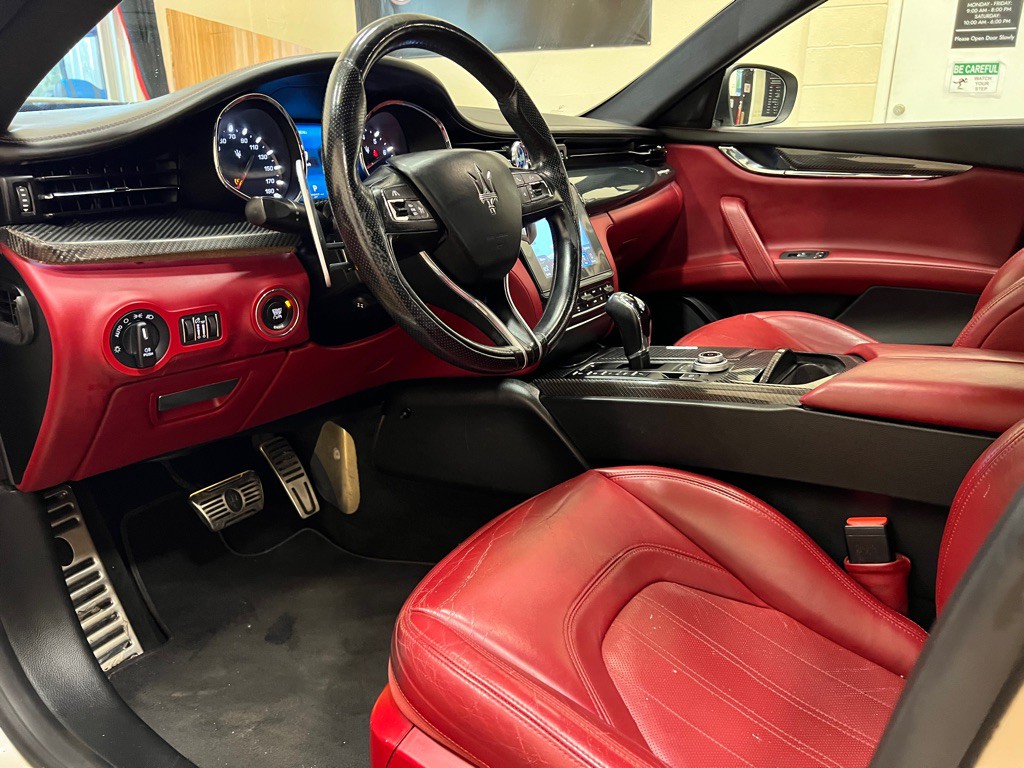 2017 Maserati Quattroporte Image 26