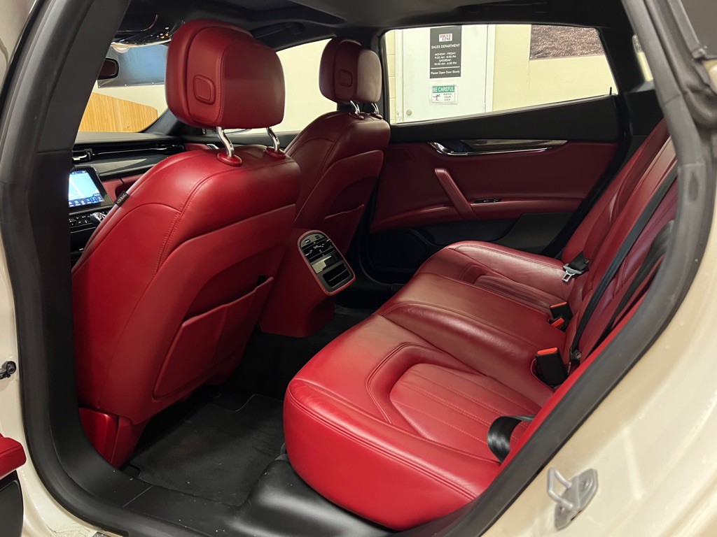 2017 Maserati Quattroporte Image 28