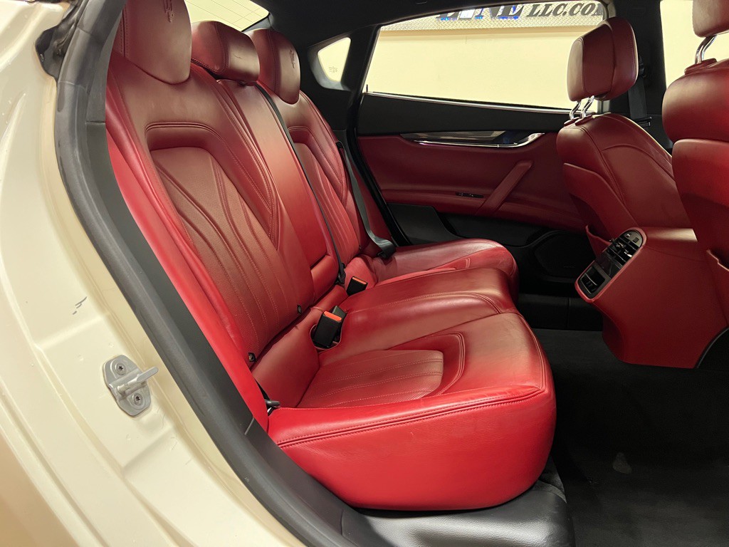 2017 Maserati Quattroporte Image 30