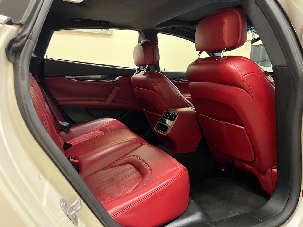 2017 Maserati Quattroporte Image 31