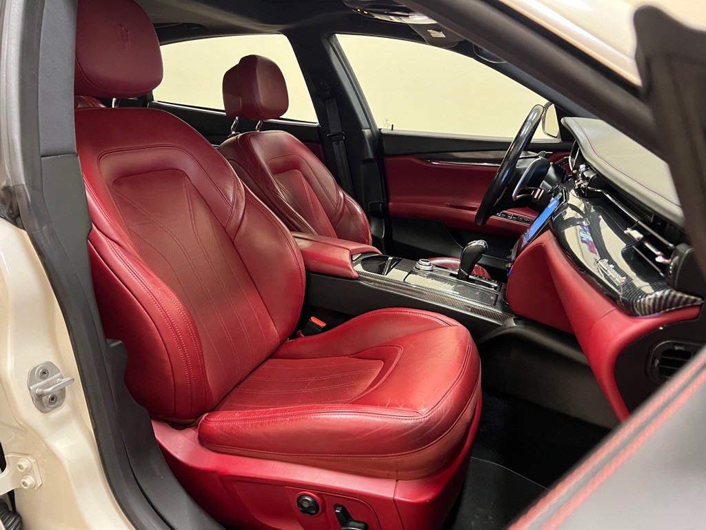 2017 Maserati Quattroporte Image 32