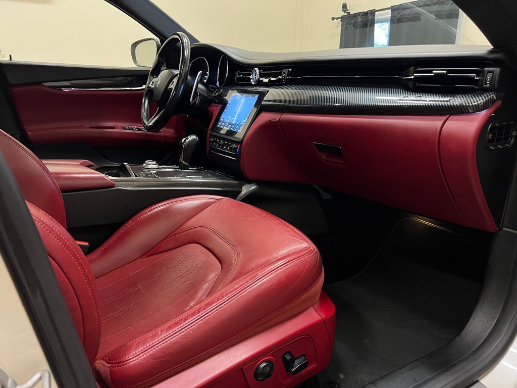 2017 Maserati Quattroporte Image 33