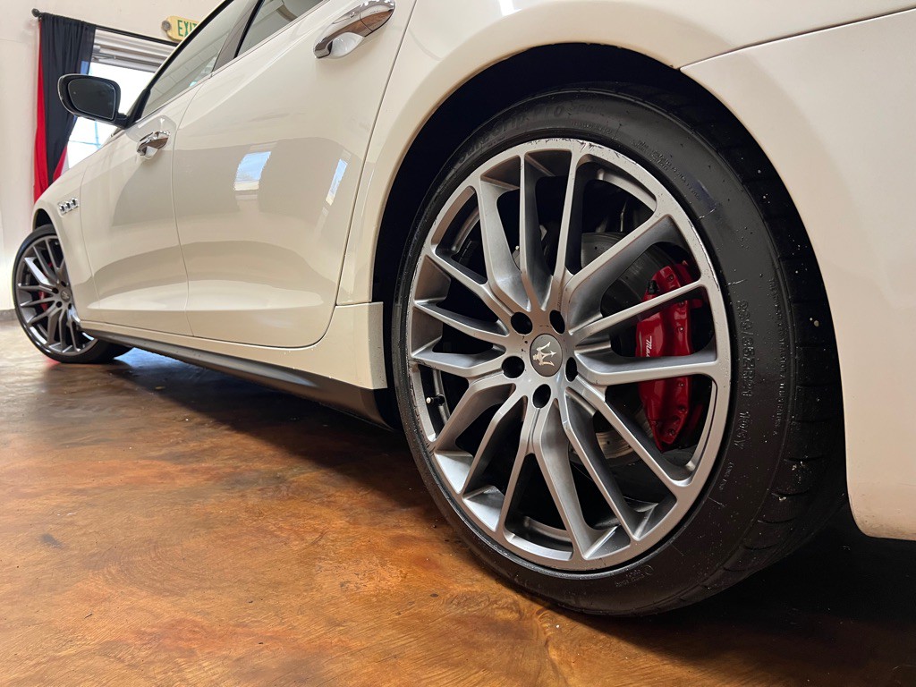 2017 Maserati Quattroporte Image 37