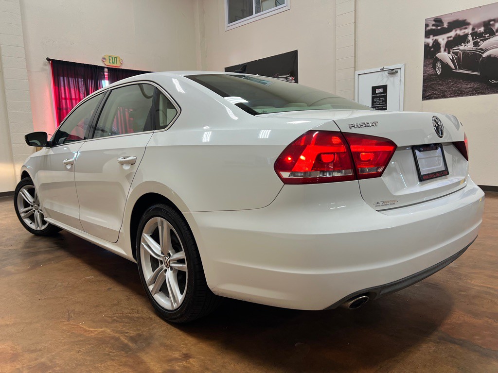 2015 Volkswagen Passat Image 2