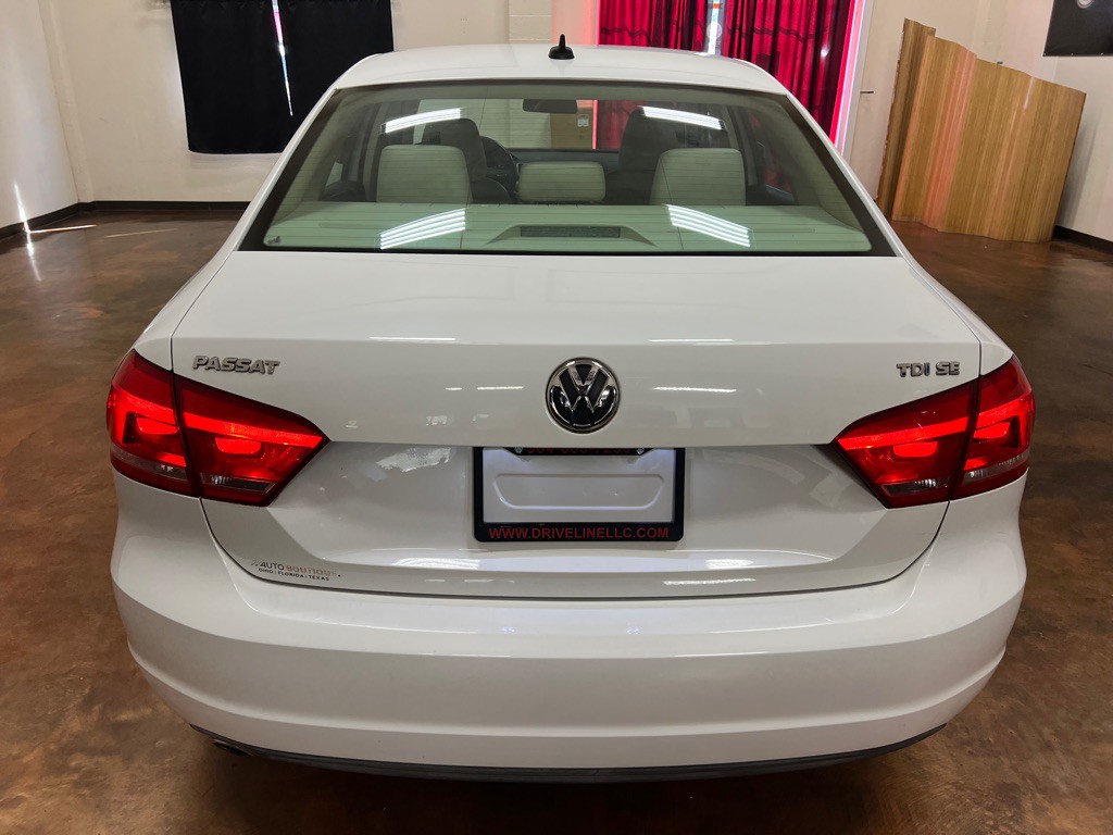 2015 Volkswagen Passat Image 8