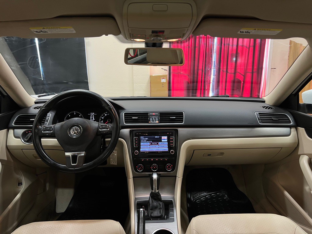 2015 Volkswagen Passat Image 16