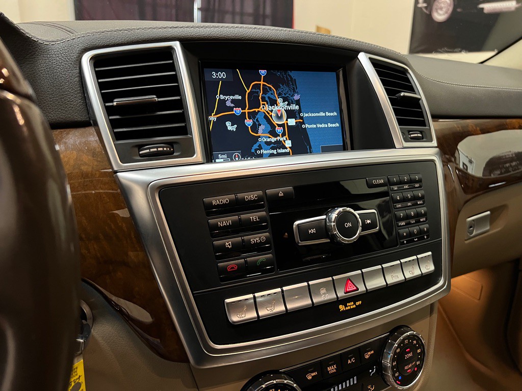 2015 Mercedes-Benz GL-Class Image 24