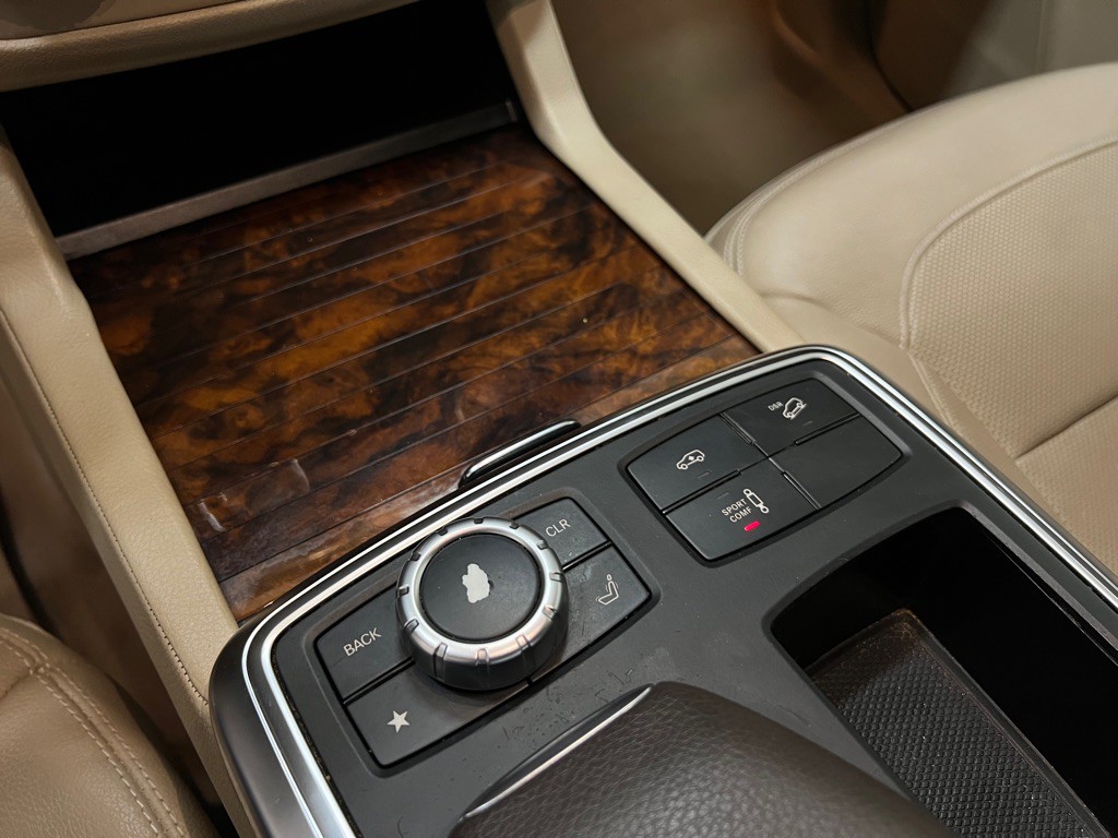 2015 Mercedes-Benz GL-Class Image 26