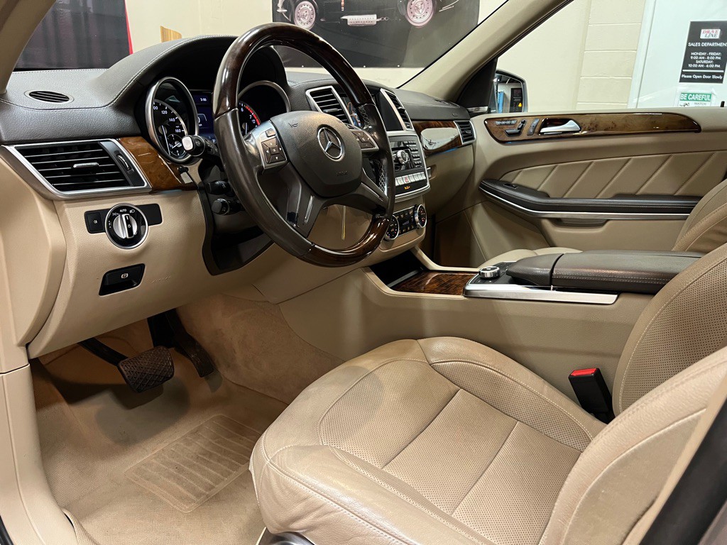 2015 Mercedes-Benz GL-Class Image 28