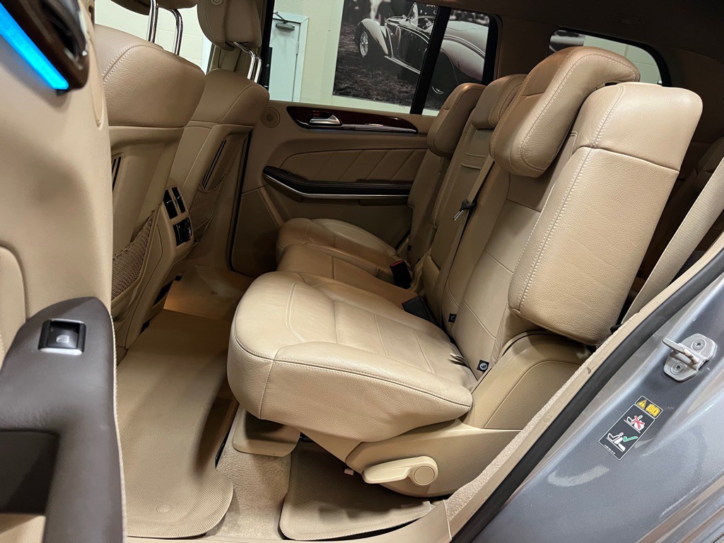 2015 Mercedes-Benz GL-Class Image 31