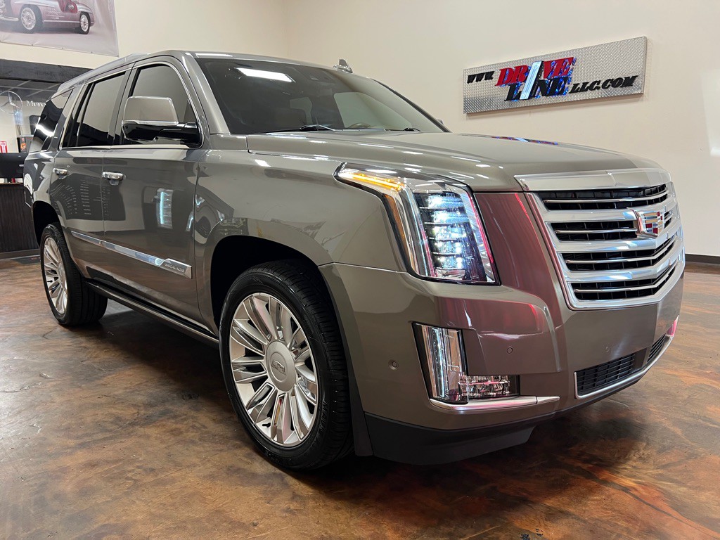 2017 Cadillac Escalade Image 3