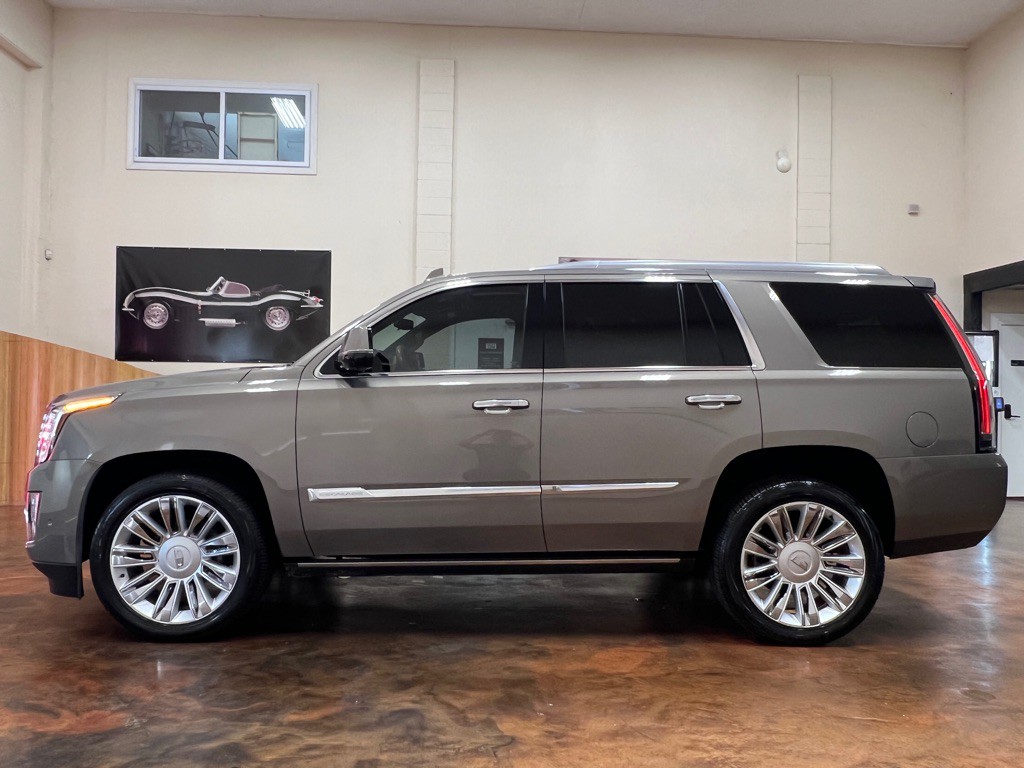 2017 Cadillac Escalade Image 6