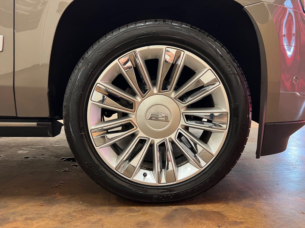 2017 Cadillac Escalade Image 11