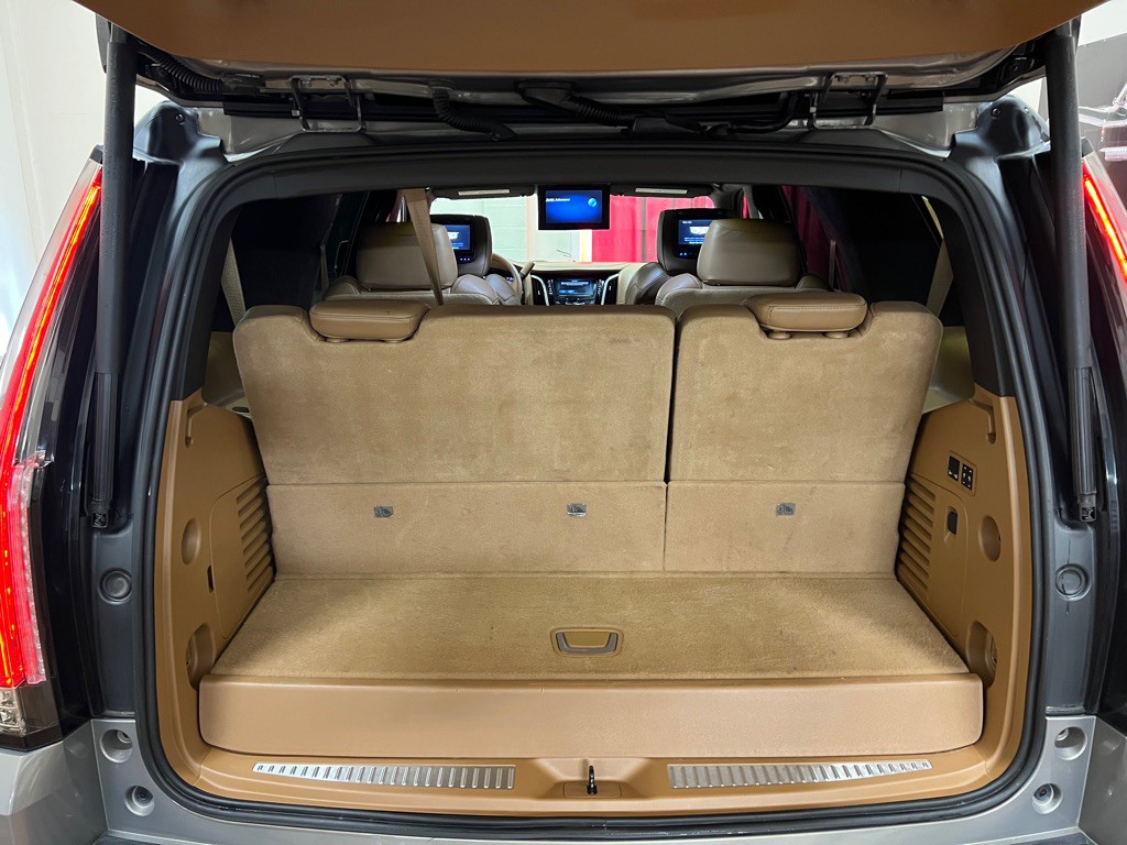 2017 Cadillac Escalade Image 15