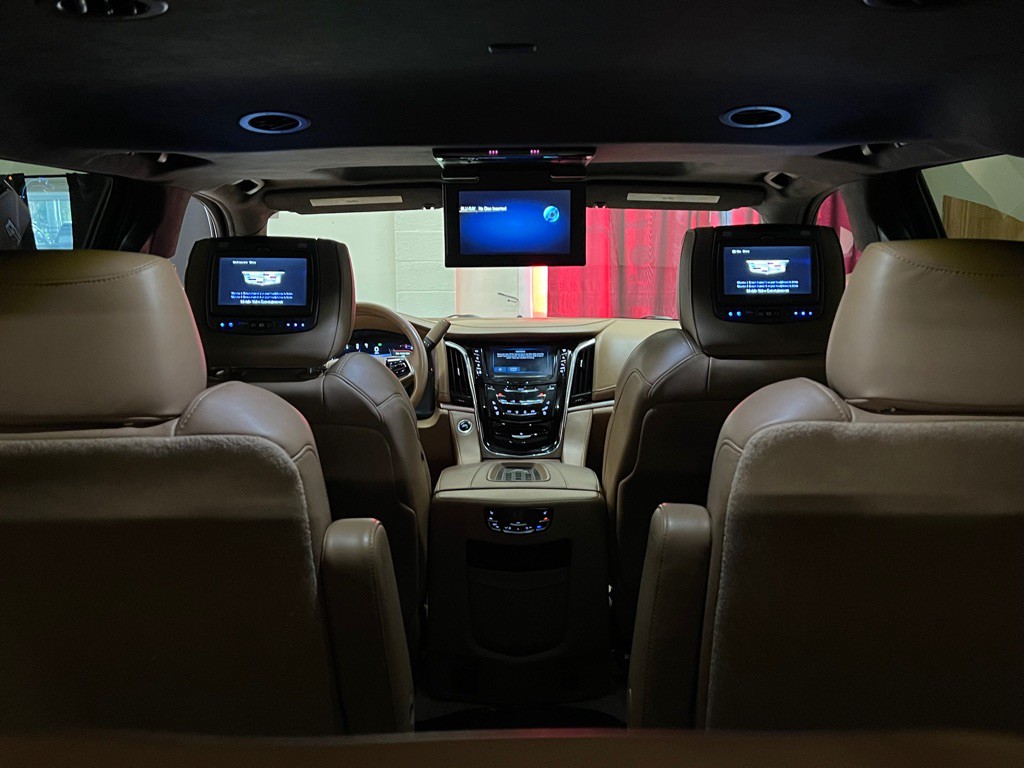2017 Cadillac Escalade Image 17