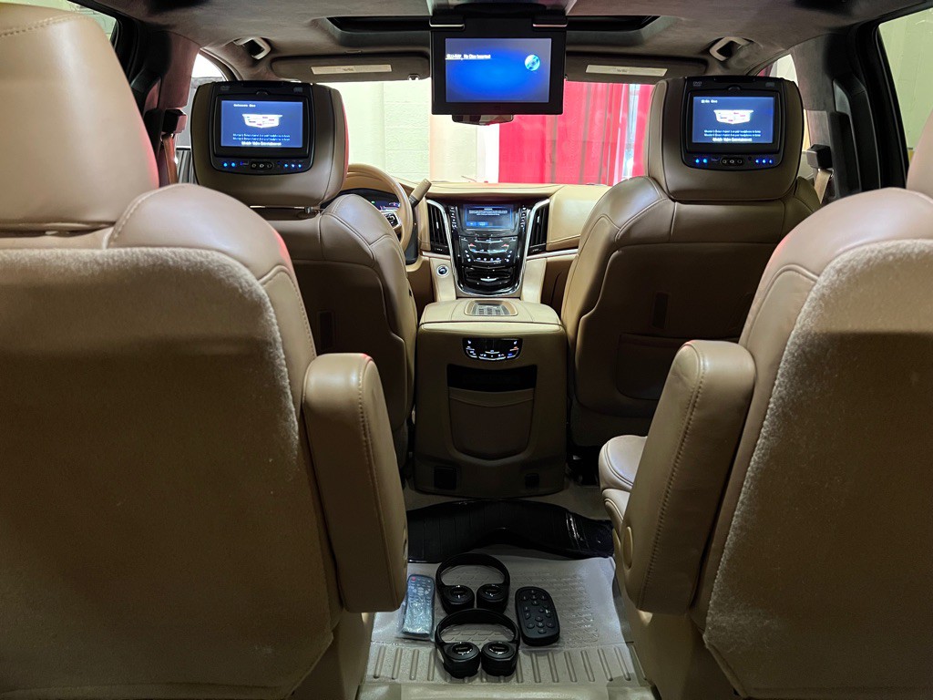 2017 Cadillac Escalade Image 18