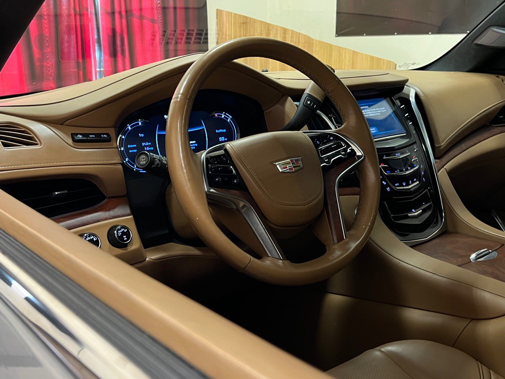 2017 Cadillac Escalade Image 19