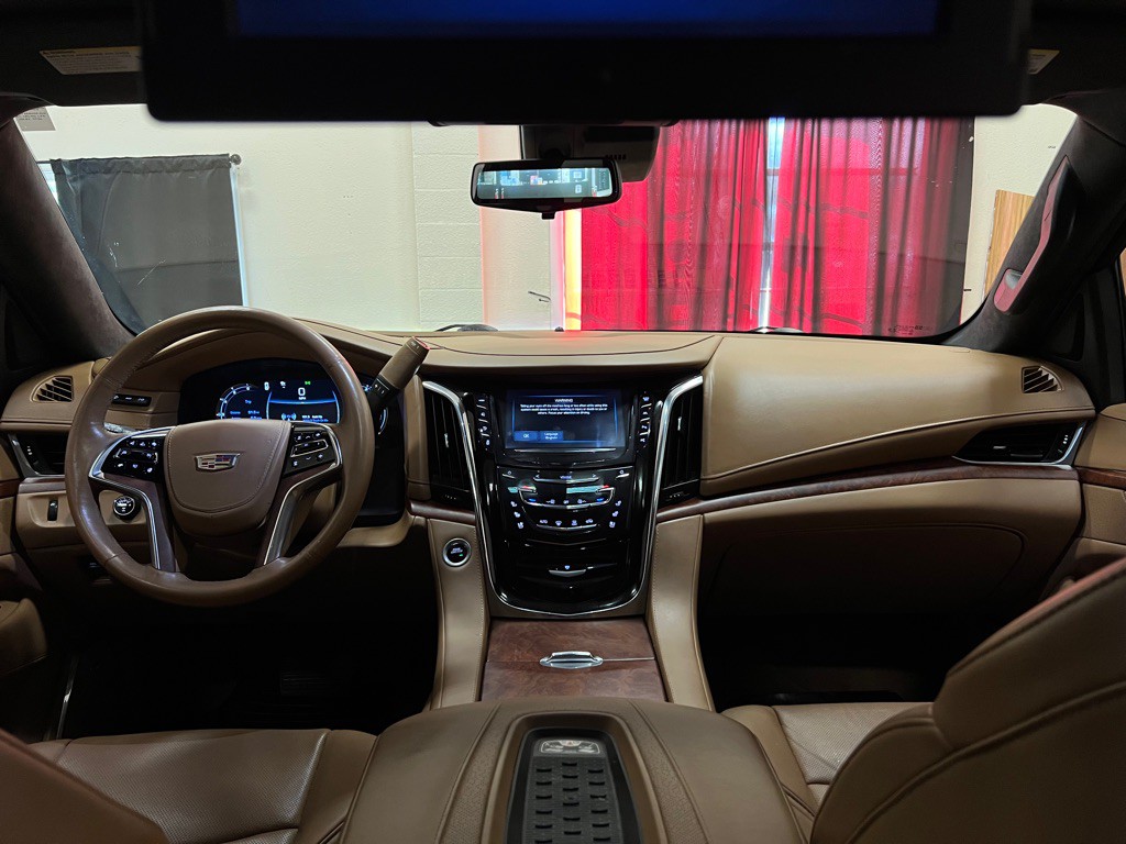 2017 Cadillac Escalade Image 20