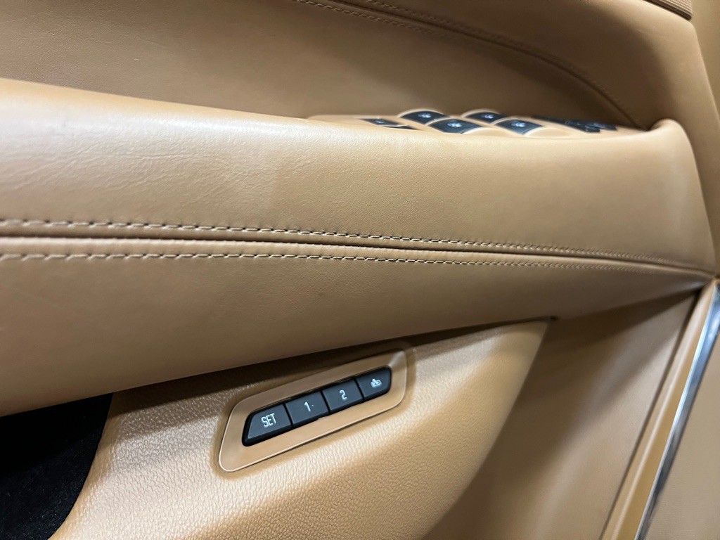 2017 Cadillac Escalade Image 23