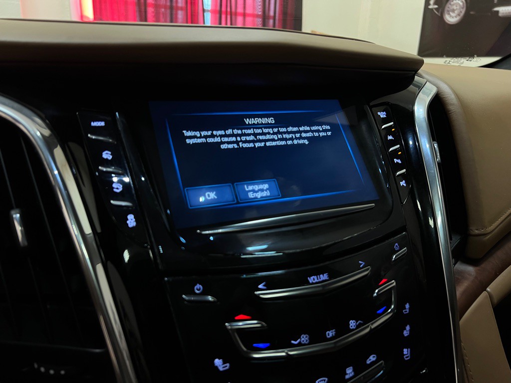 2017 Cadillac Escalade Image 30