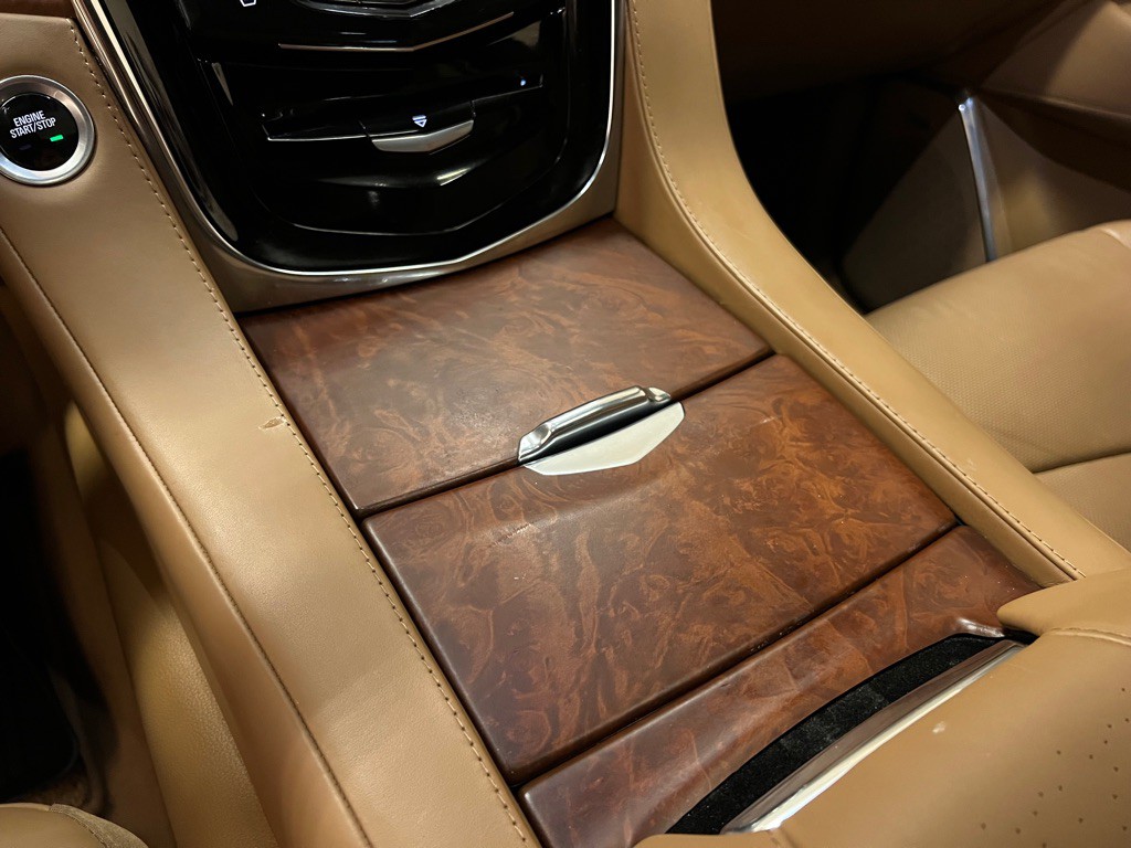 2017 Cadillac Escalade Image 32