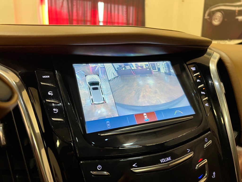 2017 Cadillac Escalade Image 35