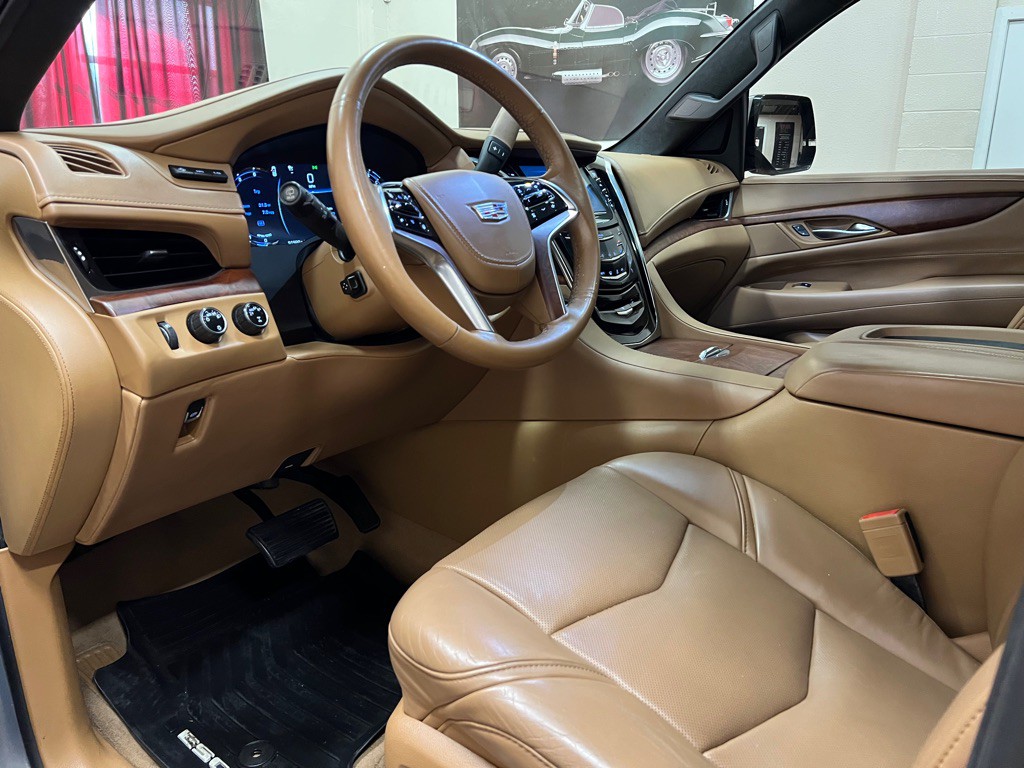 2017 Cadillac Escalade Image 39